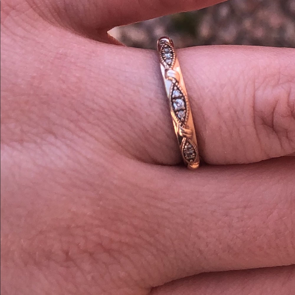 Wedding ring 14k gold and diamonds.